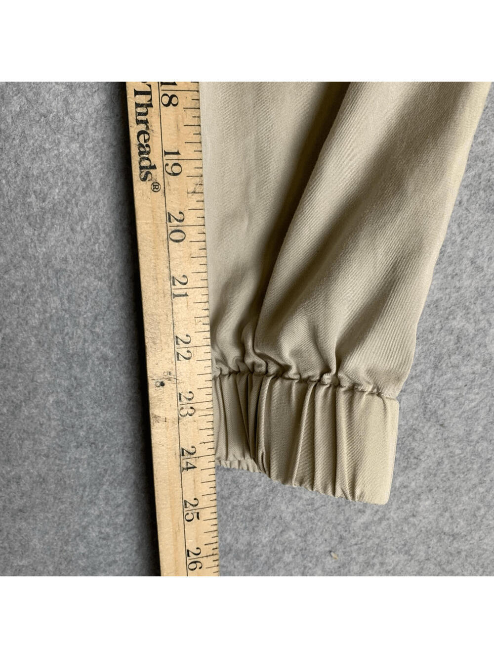 Banana Republic Womens Petite XS Cargo Jogger Pants Tan Pockets 100% Lyocell - Picture 3 of 9